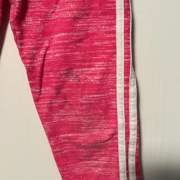 👧Girls Leggings. Size M Stretch. 14.5” Inseam. Old Navy. Stain on one knee. - Picture 6 of 6
